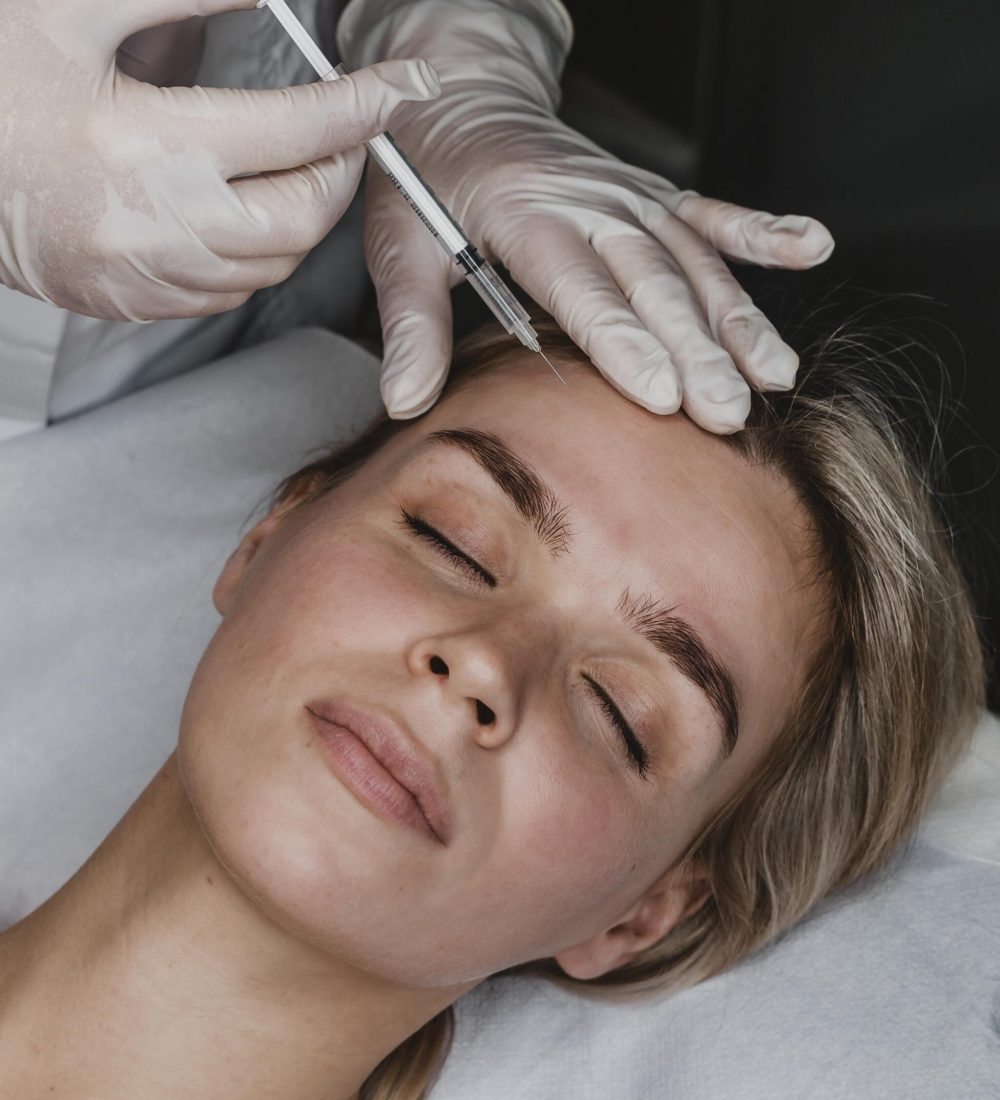young-woman-getting-beauty-injection young-woman-getting-beauty-injection